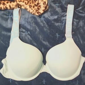 VICTORIA SECRET padded smoothing bra sz 34DD light aqua